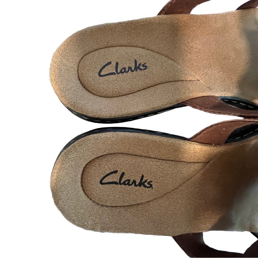 NEW Clarks Womens Brown Leather Comfort Slide Sandals Sz 10 Cushioned Footbed - Picture 4 of 5